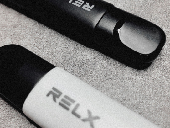 RELX悦刻四代，防漏技术再突破，无线充电引领便捷新体验